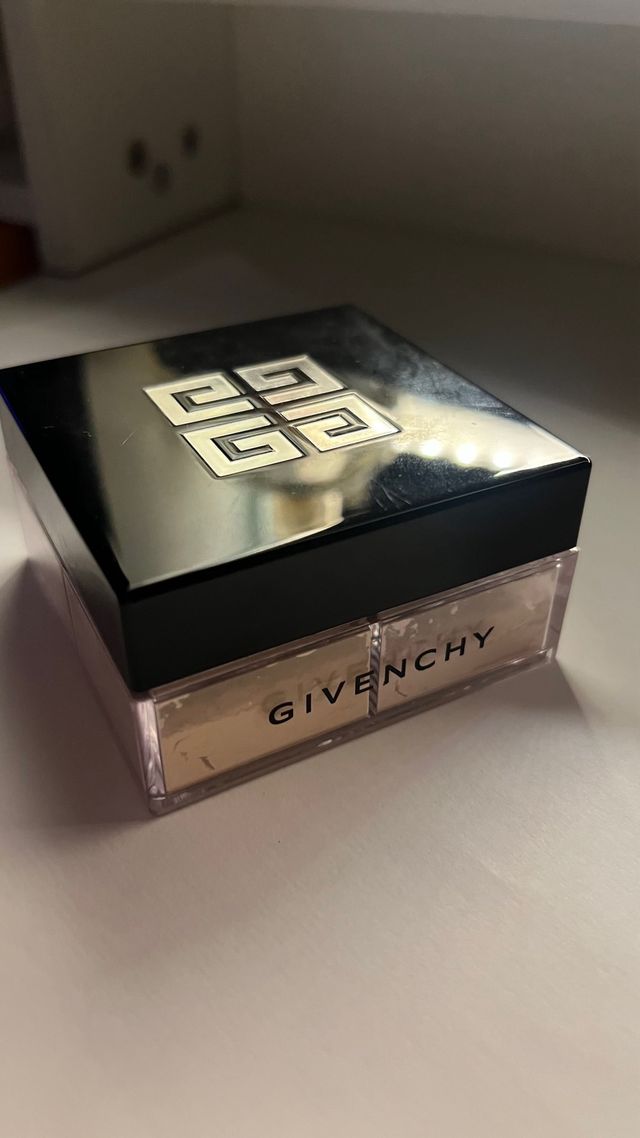Polvos sueltos Givenchy beige