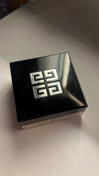 Polvos sueltos Givenchy beige