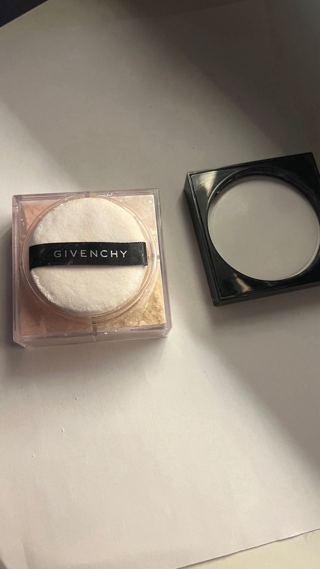 Polvos sueltos Givenchy beige