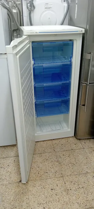 Congelador Vertical Rommer CV21A+