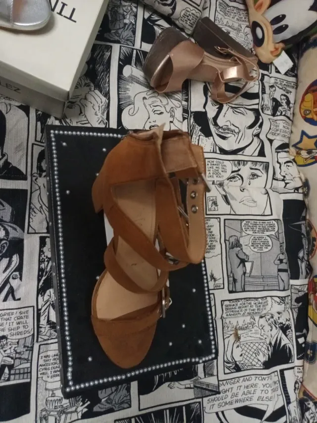 Zapatos de tacón marrones talla 39