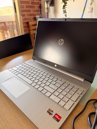 Portátil HP 15S-EQ2167NS AMD Ryzen 5000U