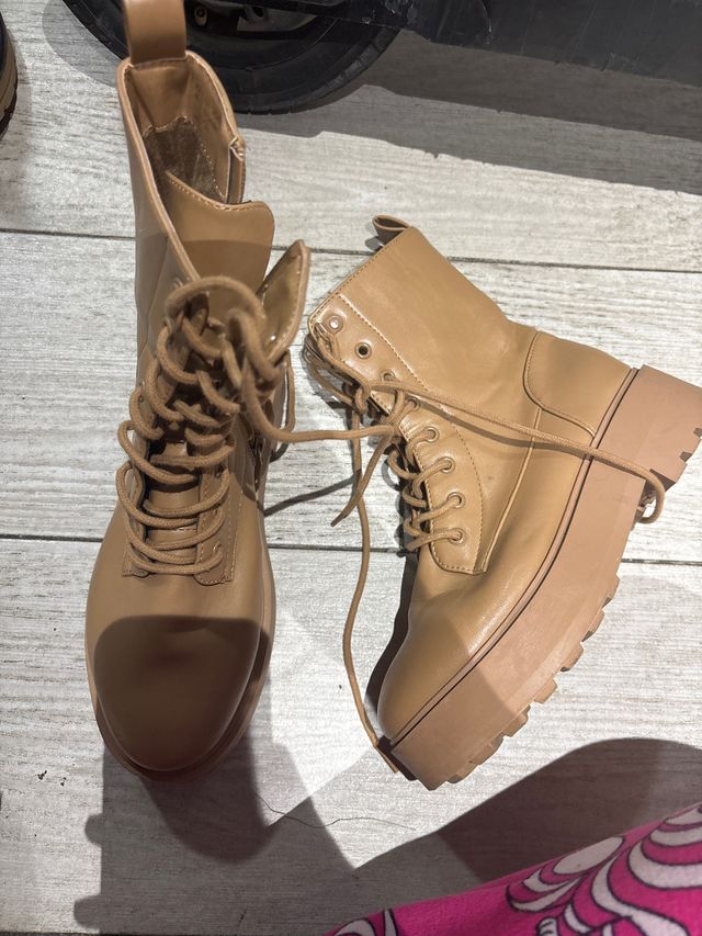 Botas de plataforma beige talla 38