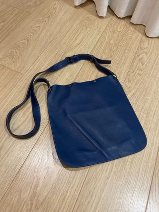Bolso bandolera de piel azul