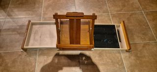 Cajón de pintura de madera con caballete