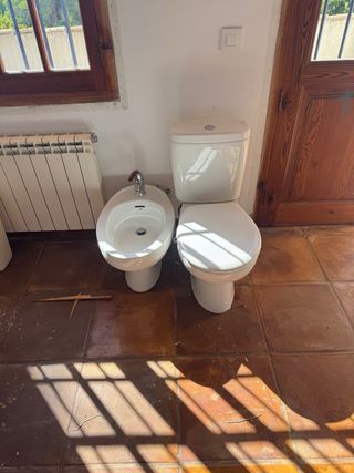 Bidé de porcelana blanco