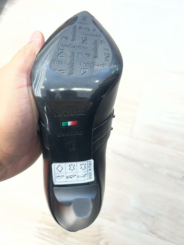 Stivaletti Nero Giardini con tacco