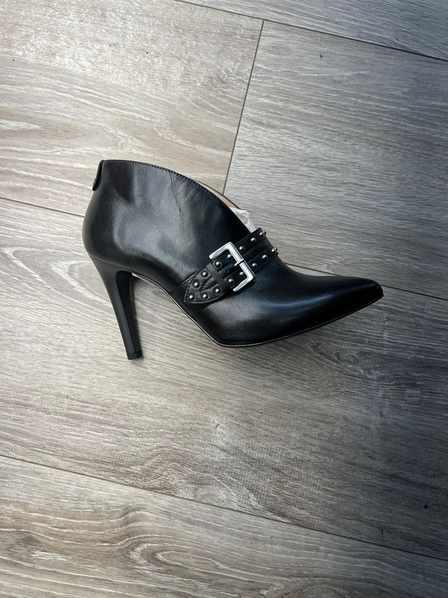 Stivaletti Nero Giardini con tacco