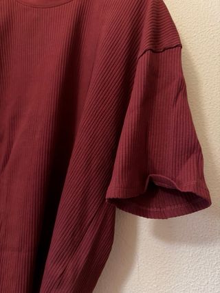 Blusa de manga corta acanalada