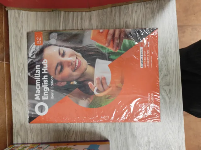 MAC ENGLISH HUB B2 Sb Pk