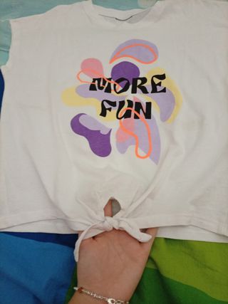 Camiseta blanca More Fun anudada