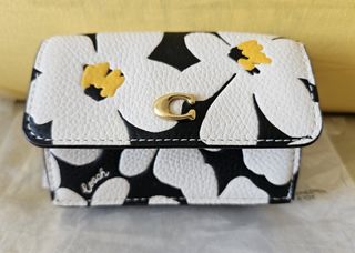 Cartera Coach Flores Blanco y Negro