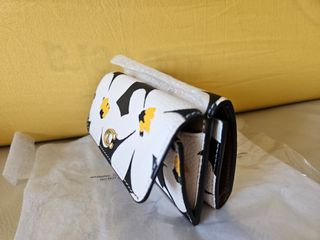 Cartera Coach Flores Blanco y Negro