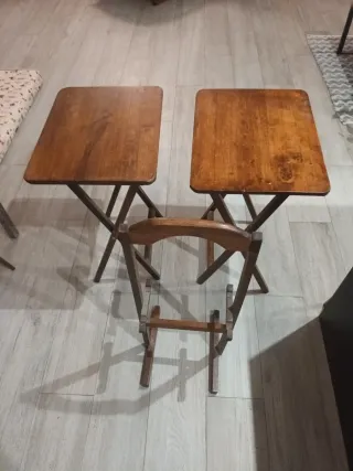 Set di 2 tavolini pieghevoli in legno