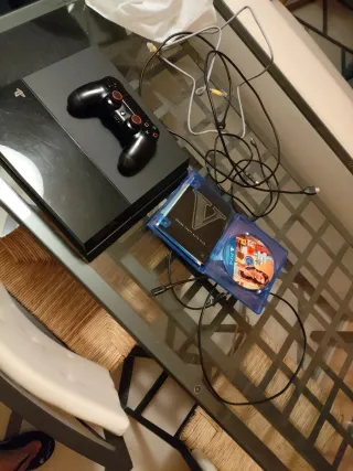 PS4 FAT Black + Controller + GTA V