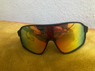 Occhiali da sole sportivi