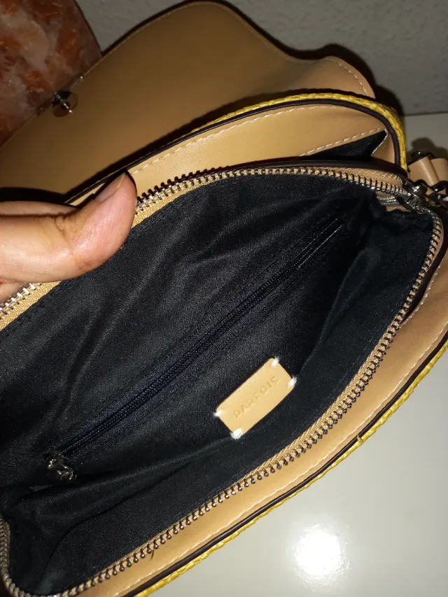 Bolso Parfois tejido amarillo y beige