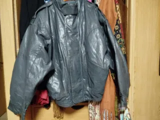 Cazadora de cuero gris mujer