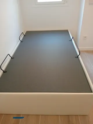 Montaje de muebles IKEA.