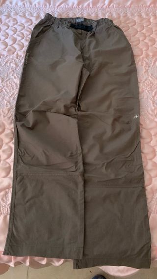 Pantalón Quechua verde oliva
