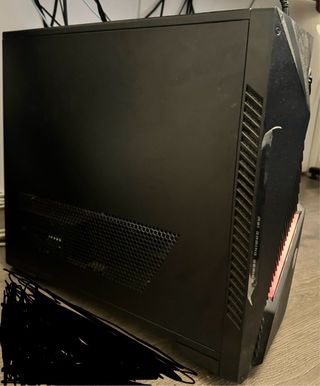 MSI Gaming PC - Negro/Rojo