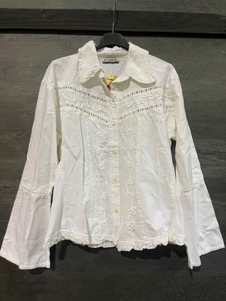 Camisa vintage con de manga campana.
