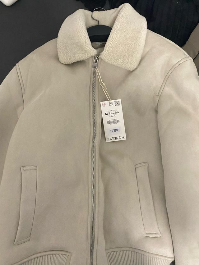 Chaqueta beige con cuello de borrego Talla M