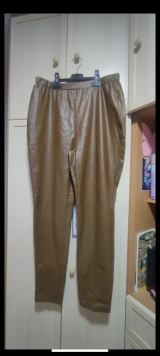 Pantalones polipiel marrones - Talla XL