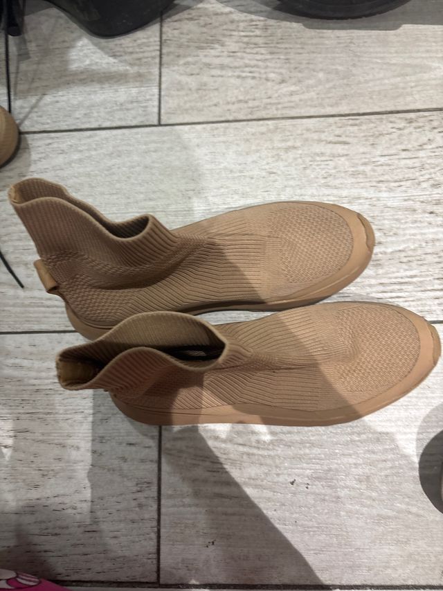 Tenis casuales beige