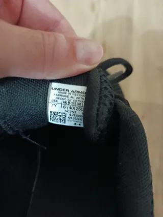 Tenis deportivos Under Armour Talla 40.