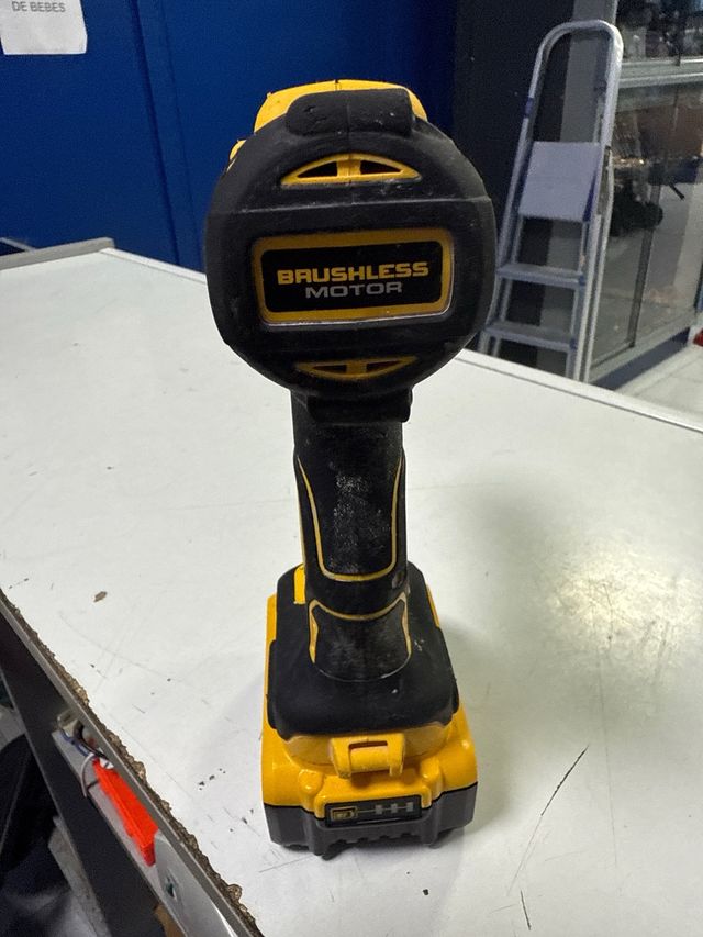 Taladro a batería DeWalt DCD778 18V