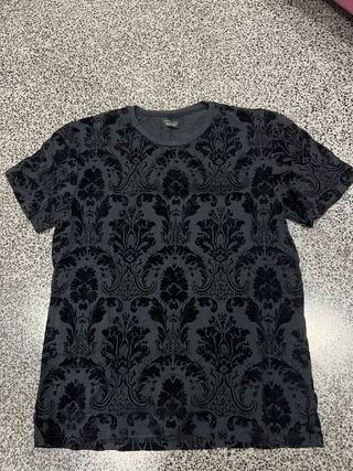 Camiseta Zara Estampada Negra y Gris