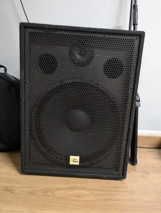 Mesa de Sonido Phonic 1062 + 2 bafles de 800w