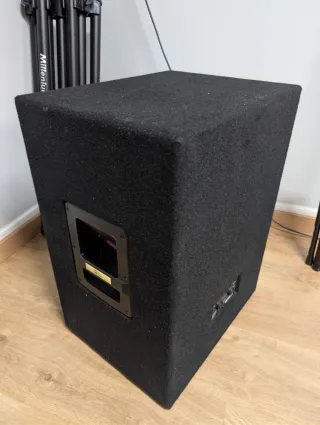 Mesa de Sonido Phonic 1062 + 2 bafles de 800w