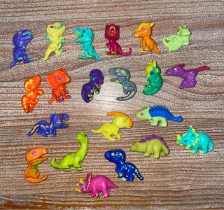 Lote de figuras de dinosaurios huevo kinder