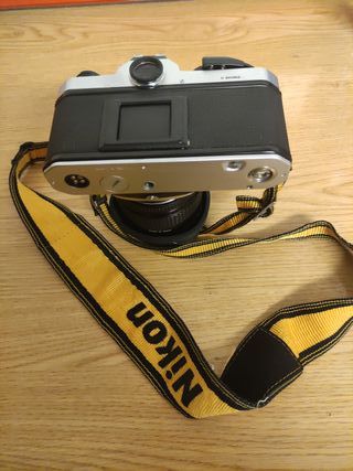 Cámara Nikon FM2 Plata y Negra