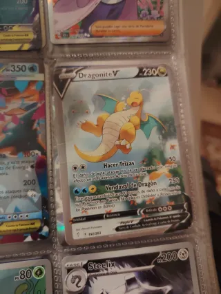 Carta Pokémon Dragonite V 192/203