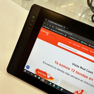 TABLETA GRAFICA HUION KAMVAS PRO 16 CON LAPIZ Y CABLEADO