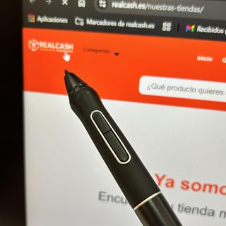 TABLETA GRAFICA HUION KAMVAS PRO 16 CON LAPIZ Y CABLEADO
