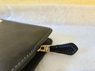 Cartera Coach Negra con C Dorada