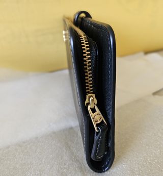 Cartera Coach Negra con C Dorada