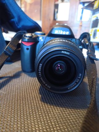 Kit Fotocamera NIKON D40