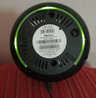 Modem TIMVISION con cavi e alimentatore
