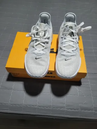 Zapatillas Nike LeBron Witness VI Blancas