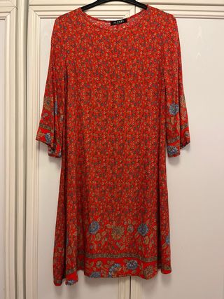 Vestido rojo estampado floral
