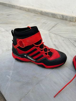 Botas Adidas hydrolace 