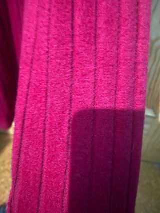 Camiseta burdeos escote V