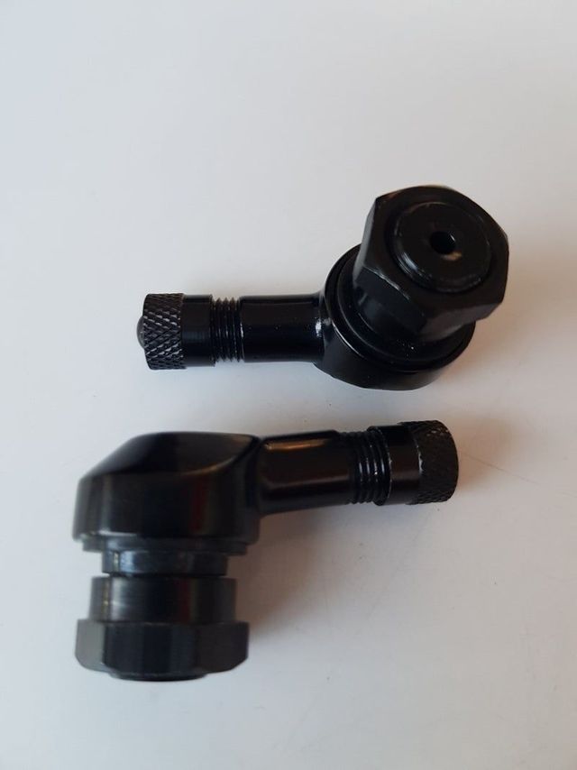 Válvulas moto metálicas de aluminio 90 grados