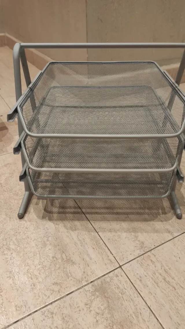 Vassoio organizer in metallo grigio