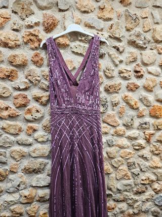 Vestido morado con lentejuelas